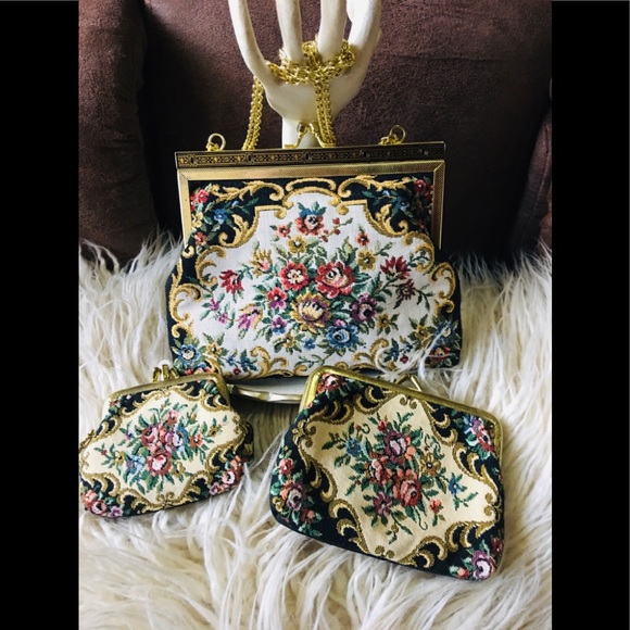 Handbags - VINTAGE 3 piece purse set